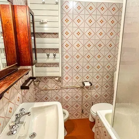 Einaudi 11 - Affitti Brevi Italia Apartamento *